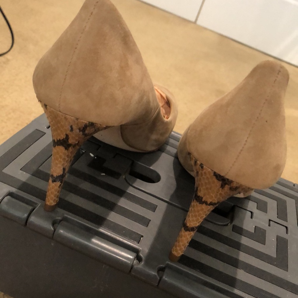 Shoes - Picture 4 of 7